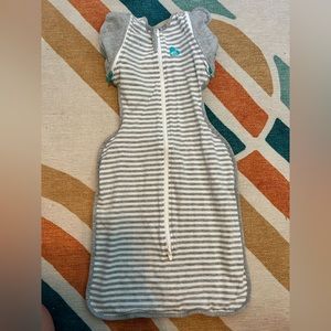 Love to dream transitional swaddle, size M.